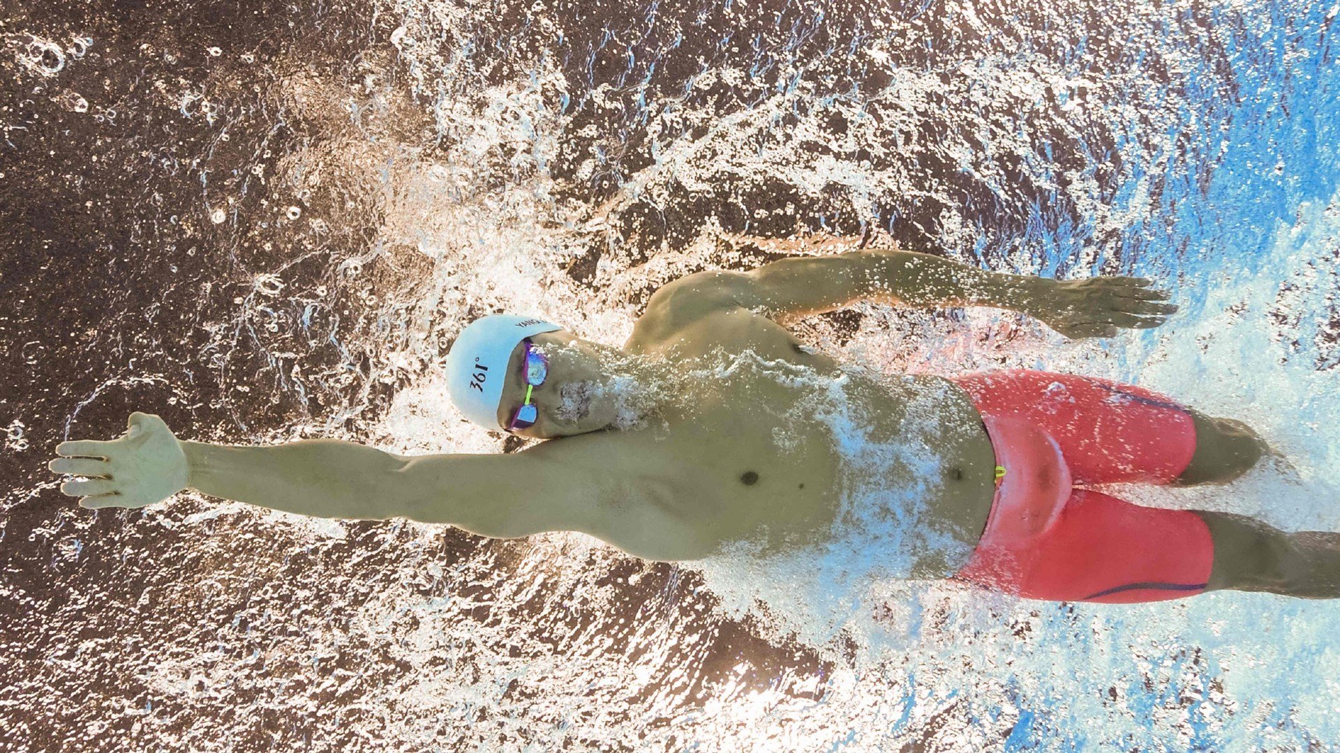 全国青少年攀岩锦标赛深圳站掀起高潮，第五届全国青少年攀岩锦标赛